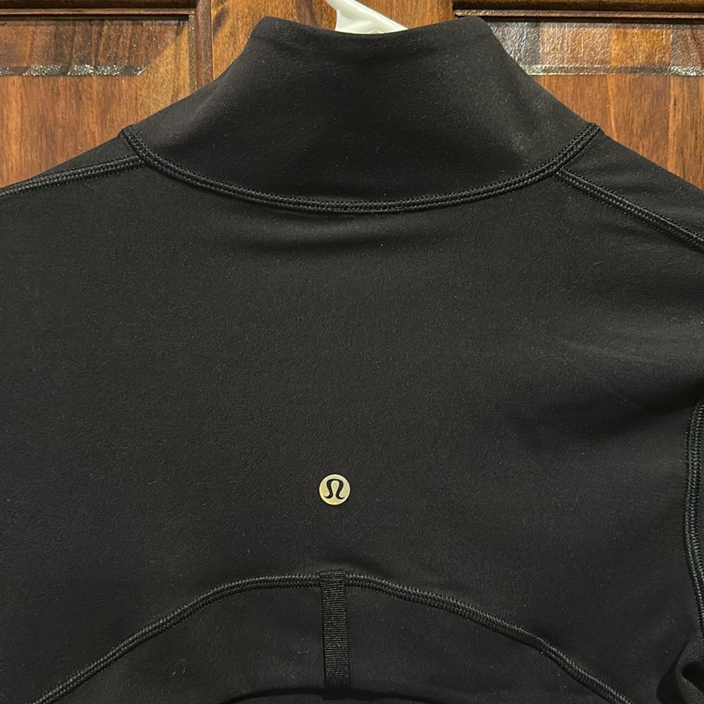 BNWT Lululemon Define *Nulu Jacket. Black + Gold Zippers sz 4 - Picture 10 of 13